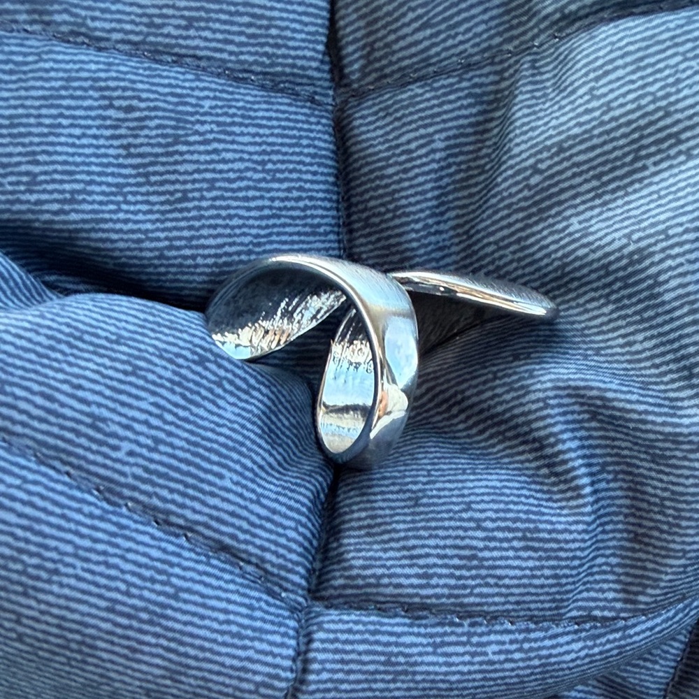 Brazilian RhodiumTwisted Ring - Picture 4 of 7